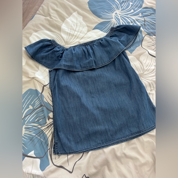 💰PRICE ⬇️ 
WHITE HOUSE BLACK MARKET • Blue Jean Ruffle Top Blouse • sz XS - Picture 2 of 9